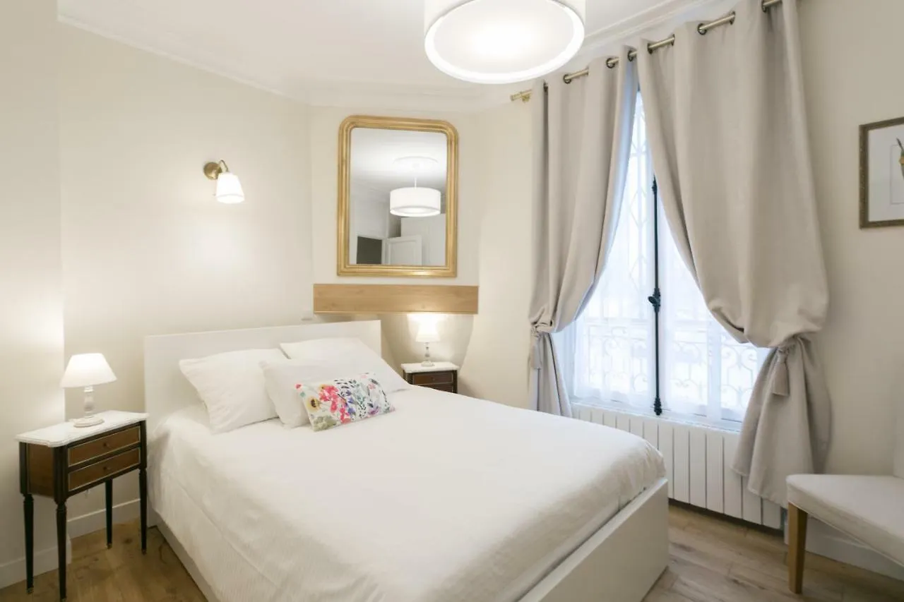 Le Mistral Apartment *